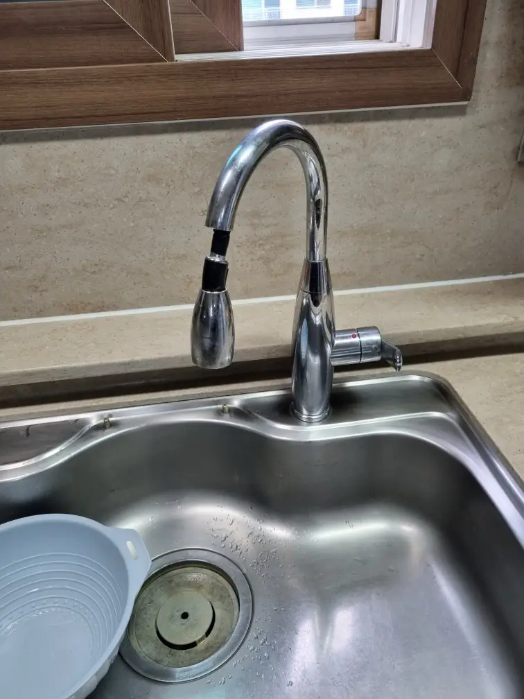 막힘해결119가 완성한 싱크대 수전 교체, 주방에 새 물길을